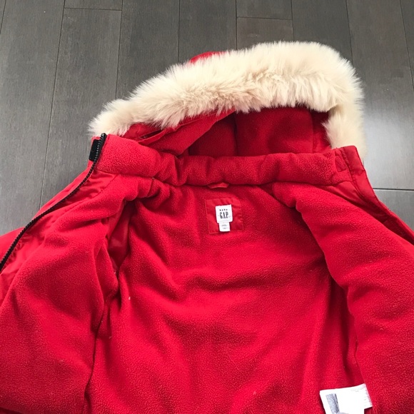 Gap winter red coat! Super good condition! - Picture 8 of 9